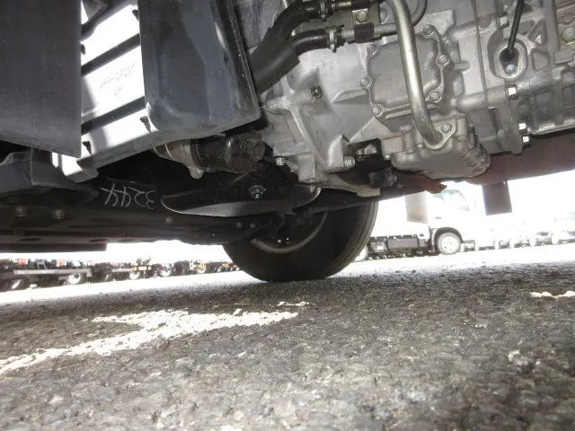 いすゞ エルフ 2RG-NLR88AN(2WD)の写真27