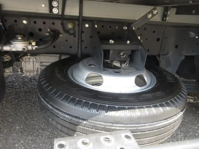 いすゞ エルフ 2RG-NLR88AN(2WD)の写真32