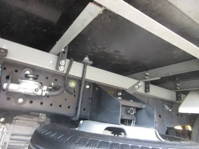 いすゞ エルフ 2RG-NLR88AN(2WD)の写真33