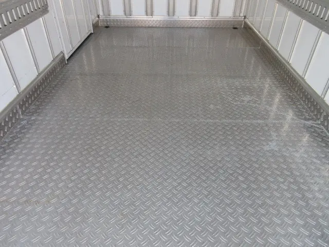 いすゞ エルフ 2RG-NLR88AN(2WD)の写真43