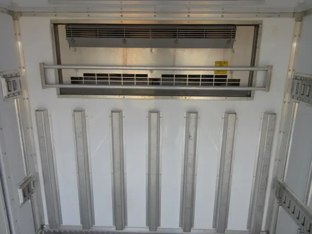 いすゞ エルフ 2RG-NLR88AN(2WD)の写真44