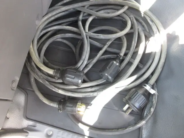 いすゞ エルフ 2RG-NLR88AN(2WD)の写真45