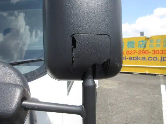 いすゞ エルフ 2RG-NLR88AN(2WD)の写真49