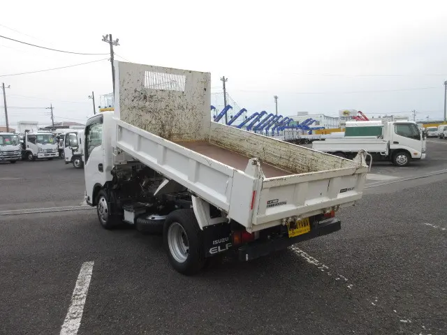 いすゞ エルフ 2RG-NKR88AT(2WD)の写真3