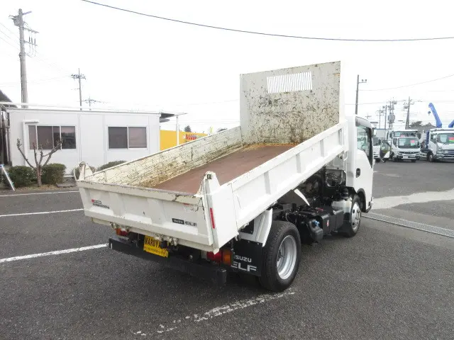 いすゞ エルフ 2RG-NKR88AT(2WD)の写真4