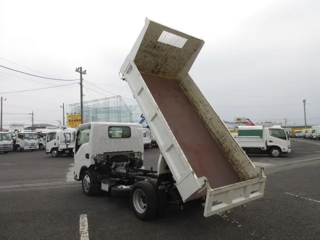 いすゞ エルフ 2RG-NKR88AT(2WD)の写真7