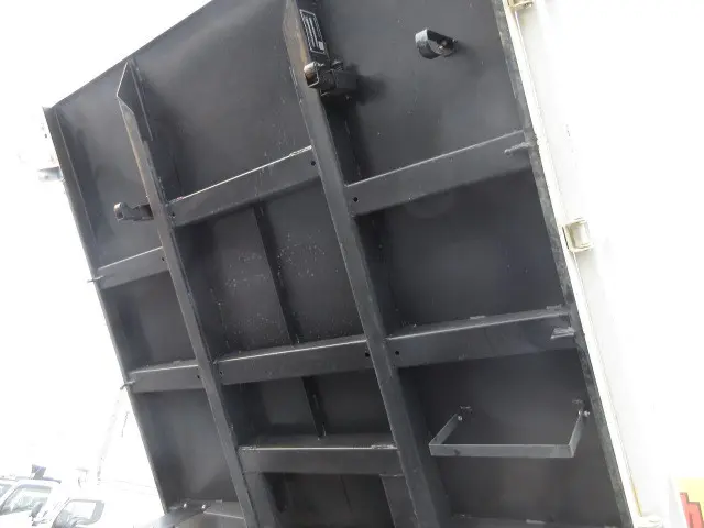 いすゞ エルフ 2RG-NKR88AT(2WD)の写真22