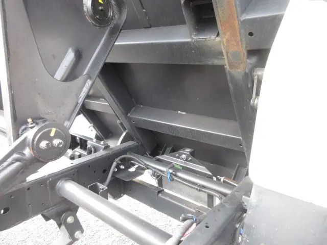 いすゞ エルフ 2RG-NKR88AT(2WD)の写真24