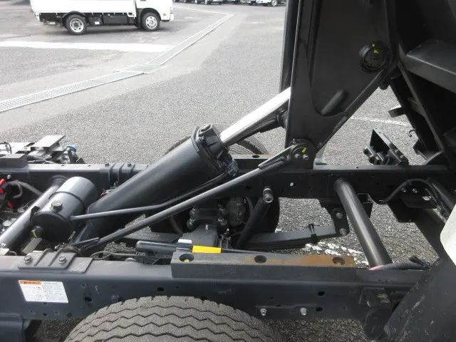 いすゞ エルフ 2RG-NKR88AT(2WD)の写真25