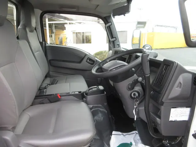 いすゞ エルフ 2RG-NKR88AT(2WD)の写真30