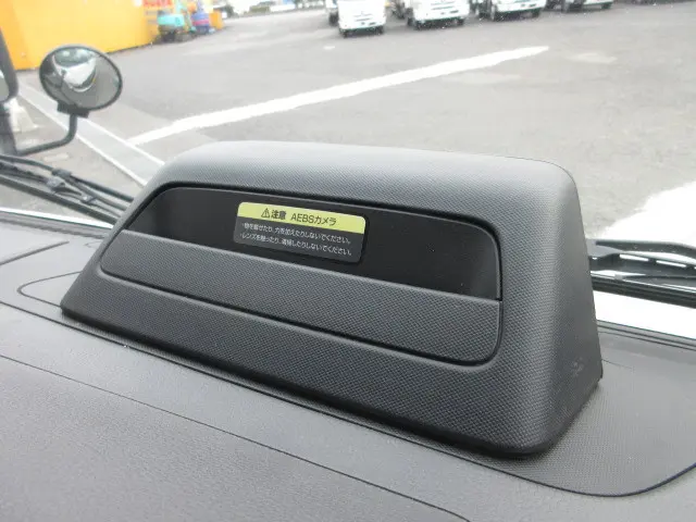 いすゞ エルフ 2RG-NKR88AT(2WD)の写真37