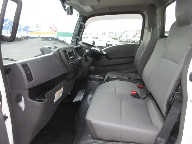 いすゞ エルフ 2RG-NKR88AT(2WD)の写真40