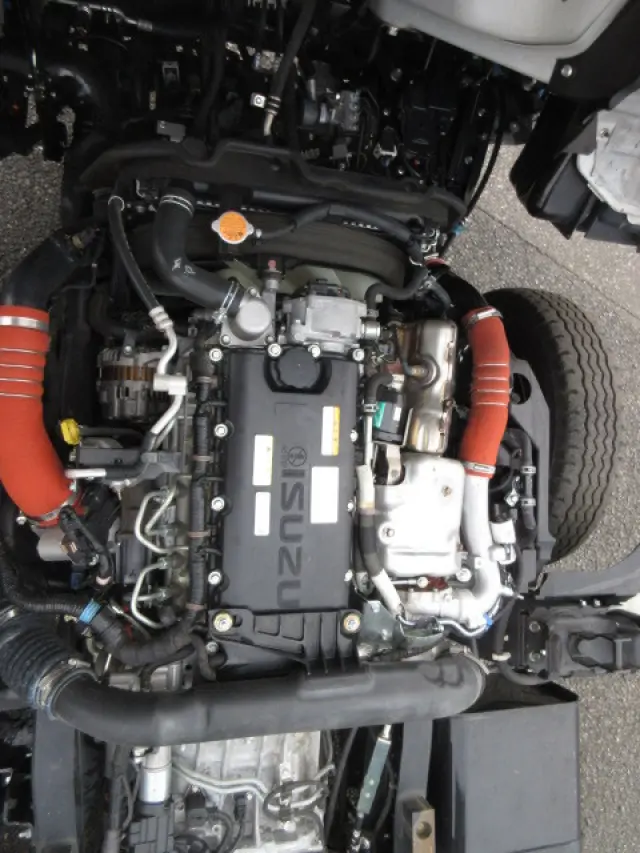 いすゞ エルフ 2RG-NKR88AT(2WD)の写真42