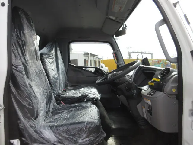 三菱 キャンター 2PG-FEB80(2WD)の写真15