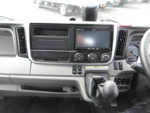 三菱 キャンター 2PG-FEB80(2WD)の写真17