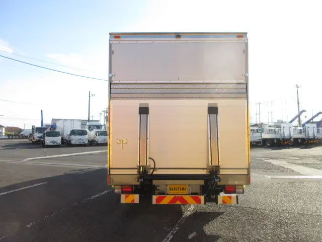 いすゞ フォワード 2RG-FRR90T2(2WD)の写真7