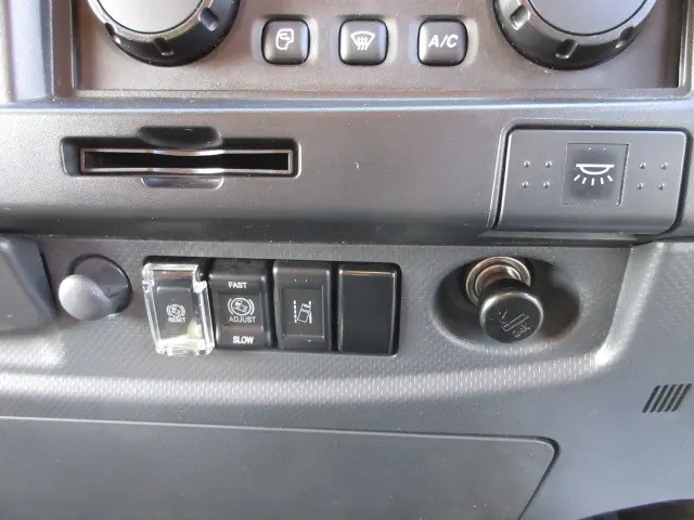 いすゞ フォワード 2RG-FRR90T2(2WD)の写真17