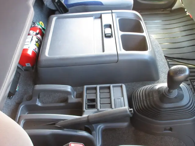 いすゞ フォワード 2RG-FRR90T2(2WD)の写真23