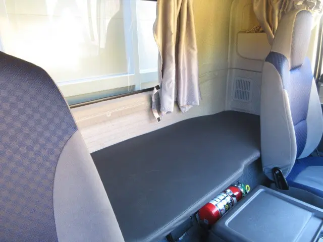 いすゞ フォワード 2RG-FRR90T2(2WD)の写真24