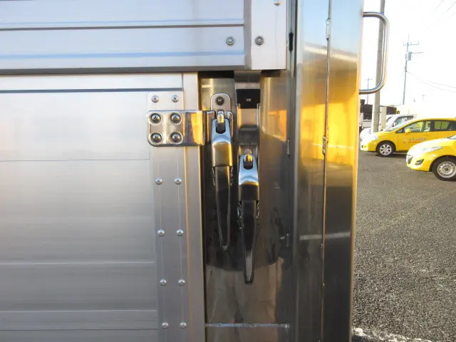 いすゞ フォワード 2RG-FRR90T2(2WD)の写真29