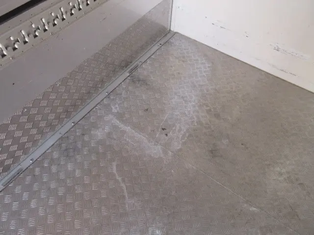 いすゞ フォワード 2RG-FRR90T2(2WD)の写真44