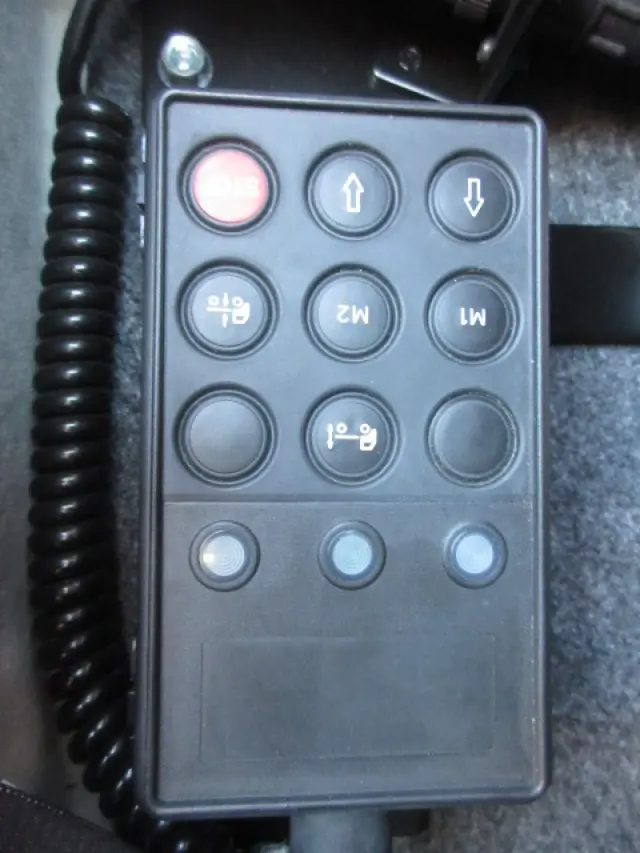 いすゞ フォワード 2RG-FRR90T2(2WD)の写真47