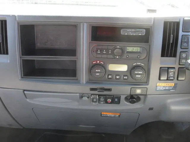 いすゞ フォワード 2RG-FRR90S2(2WD)の写真16