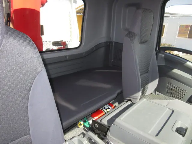 いすゞ フォワード 2RG-FRR90S2(2WD)の写真19