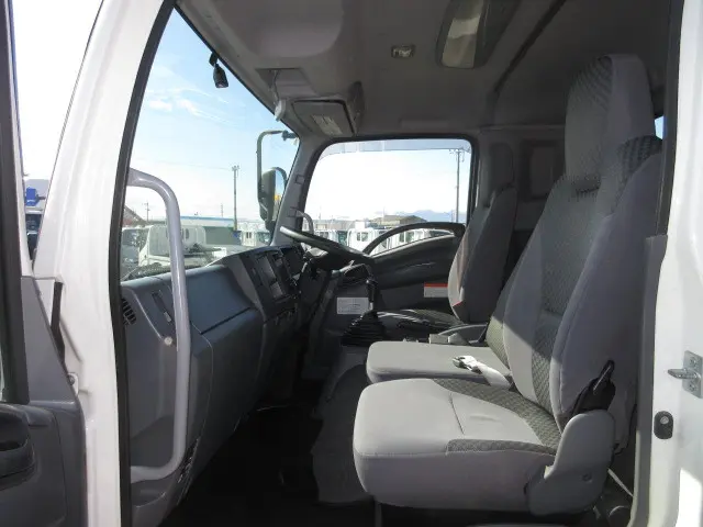 いすゞ フォワード 2RG-FRR90S2(2WD)の写真21