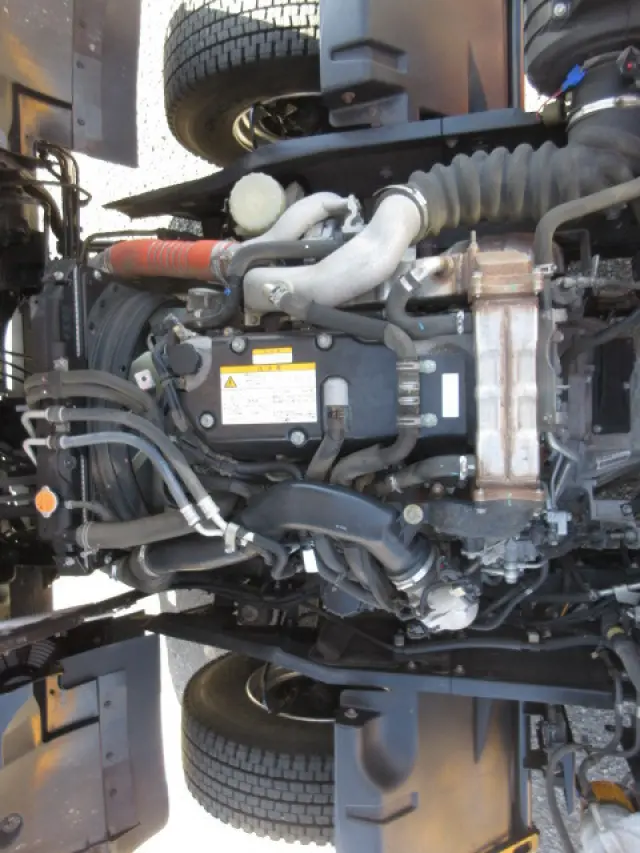 いすゞ フォワード 2RG-FRR90S2(2WD)の写真22