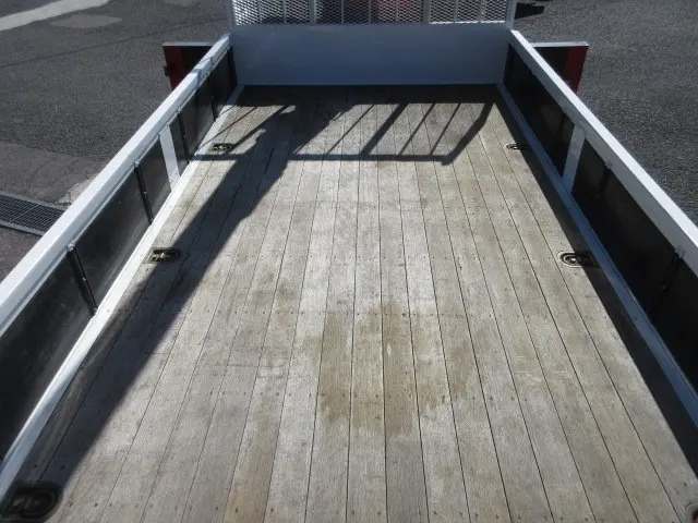 いすゞ フォワード 2RG-FRR90S2(2WD)の写真30