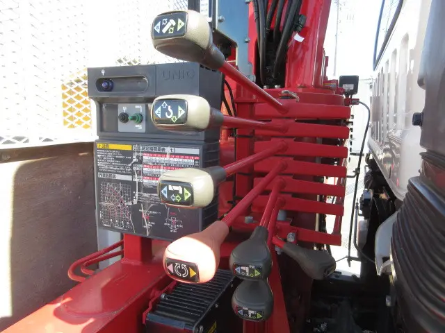 いすゞ フォワード 2RG-FRR90S2(2WD)の写真32