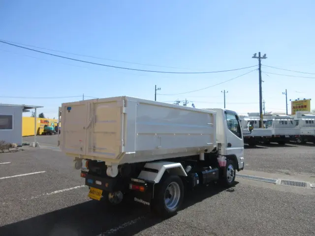 三菱 キャンター 2RG-FEAV0(2WD)の写真4