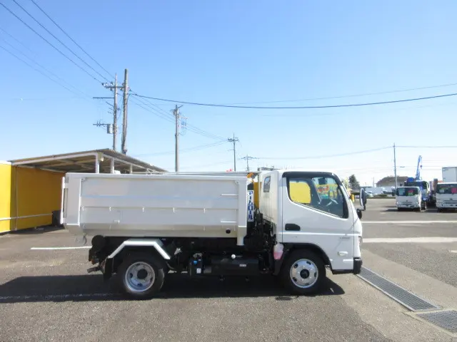 三菱 キャンター 2RG-FEAV0(2WD)の写真6