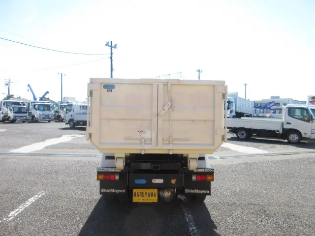 三菱 キャンター 2RG-FEAV0(2WD)の写真7