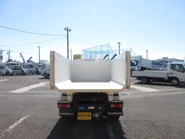 三菱 キャンター 2RG-FEAV0(2WD)の写真8