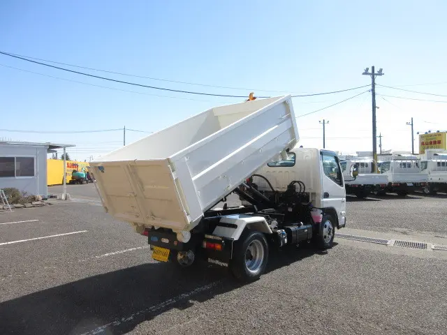 三菱 キャンター 2RG-FEAV0(2WD)の写真15