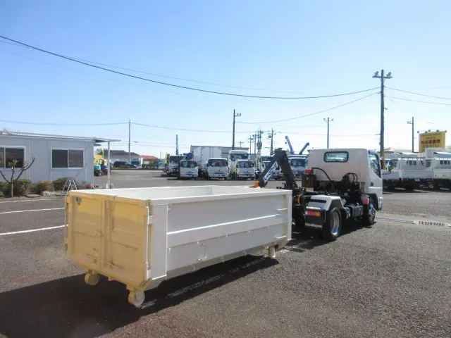 三菱 キャンター 2RG-FEAV0(2WD)の写真19