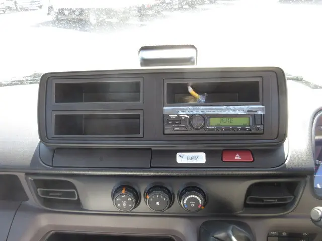 三菱 キャンター 2RG-FEAV0(2WD)の写真27