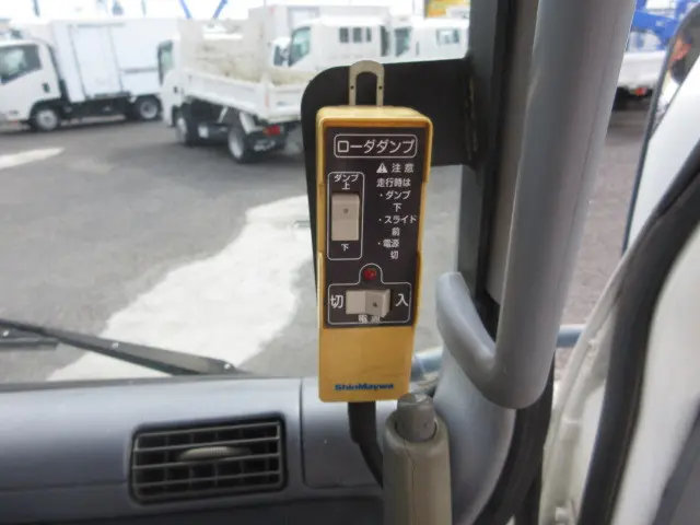 三菱 キャンター PDG-FE71DD(2WD)の写真33