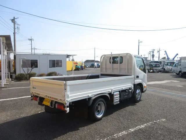 日野 デュトロ 2RG-XZC605M(2WD)の写真4