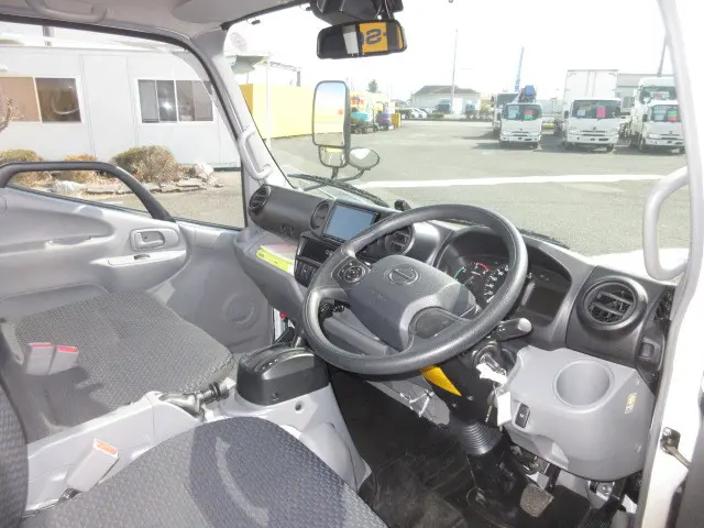日野 デュトロ 2RG-XZC605M(2WD)の写真15