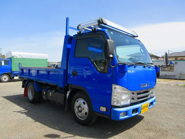 いすゞ エルフ 2RG-NKR88AD(2WD)の写真3