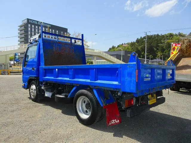 いすゞ エルフ 2RG-NKR88AD(2WD)の写真4