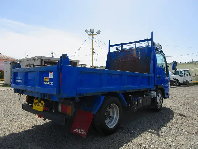 いすゞ エルフ 2RG-NKR88AD(2WD)の写真5