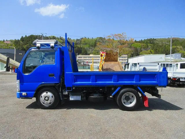 いすゞ エルフ 2RG-NKR88AD(2WD)の写真6