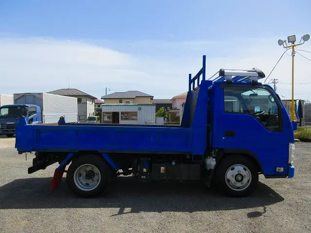 いすゞ エルフ 2RG-NKR88AD(2WD)の写真7