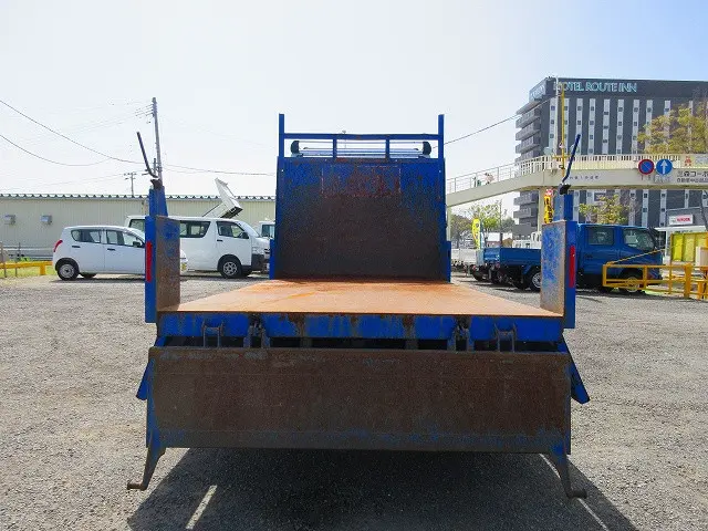 いすゞ エルフ 2RG-NKR88AD(2WD)の写真9