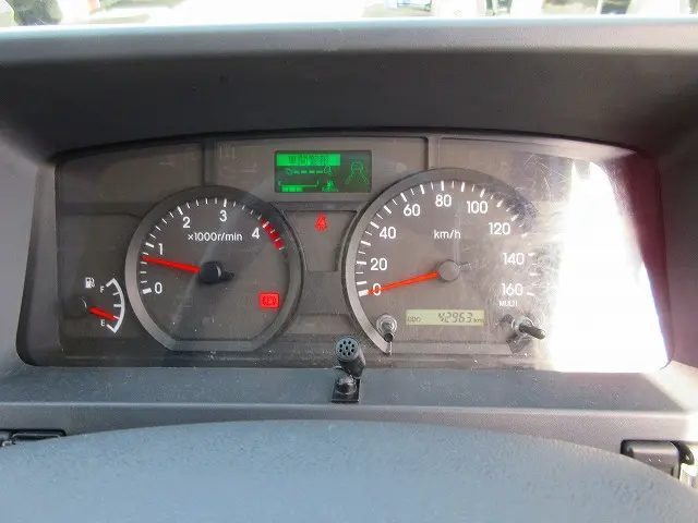 いすゞ エルフ 2RG-NKR88AD(2WD)の写真15