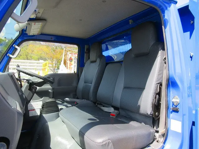 いすゞ エルフ 2RG-NKR88AD(2WD)の写真18